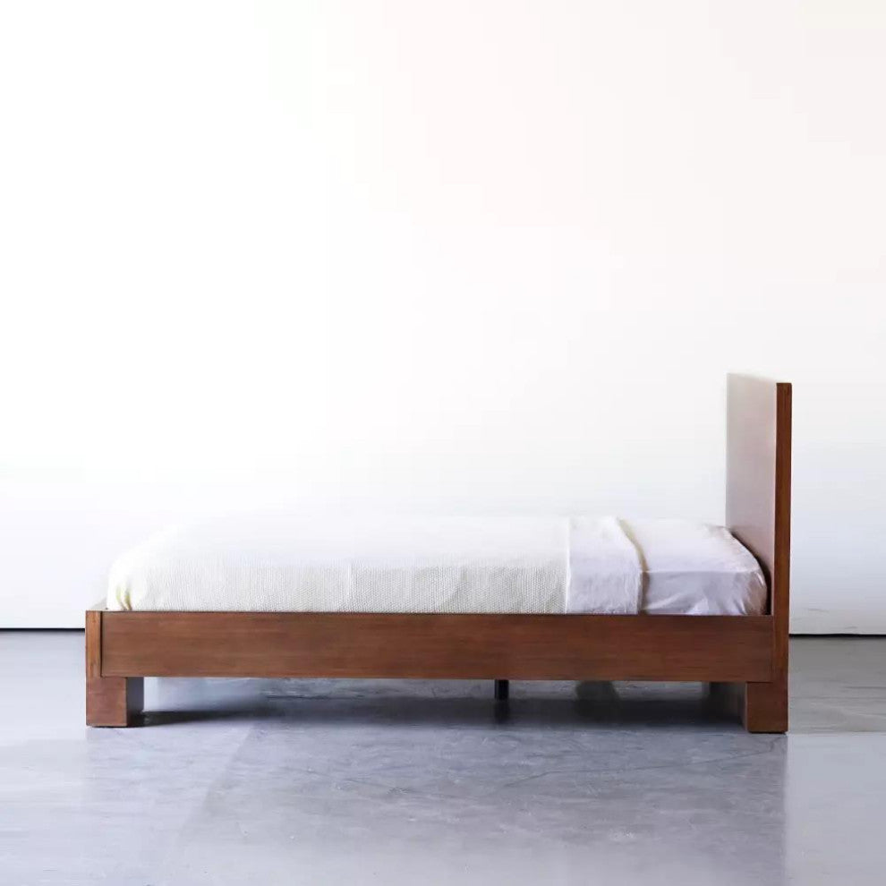 Fen Queen Bed, Pumpernickel