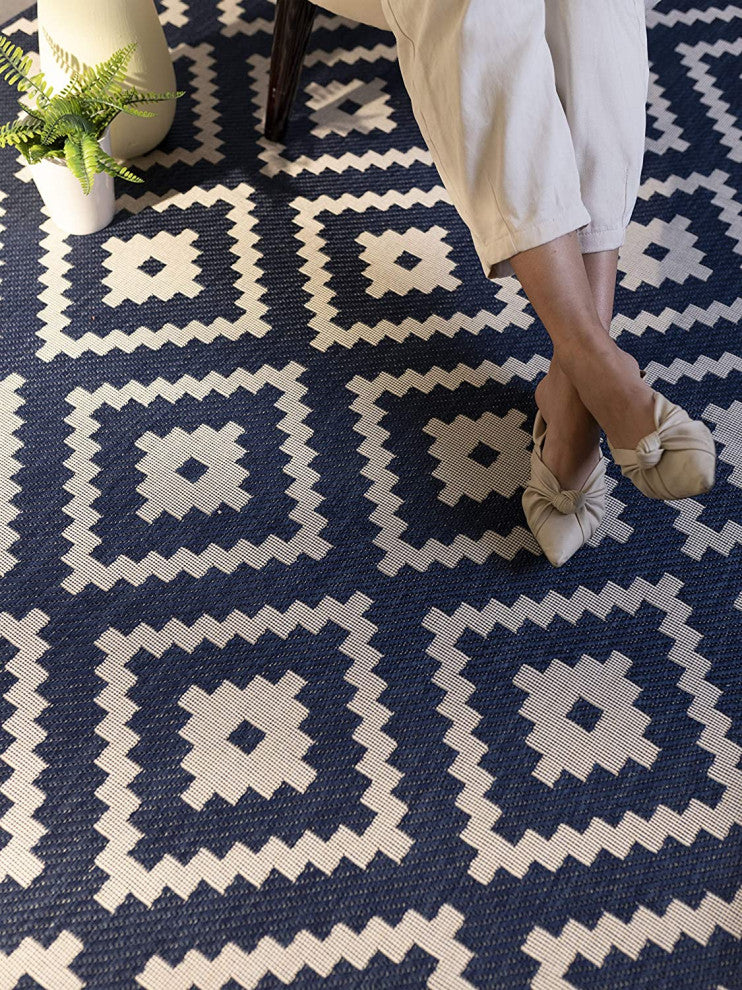Outdoor Collection Accent Diamond Rug - Moroccan Rug, Navy, 7'10"x10'