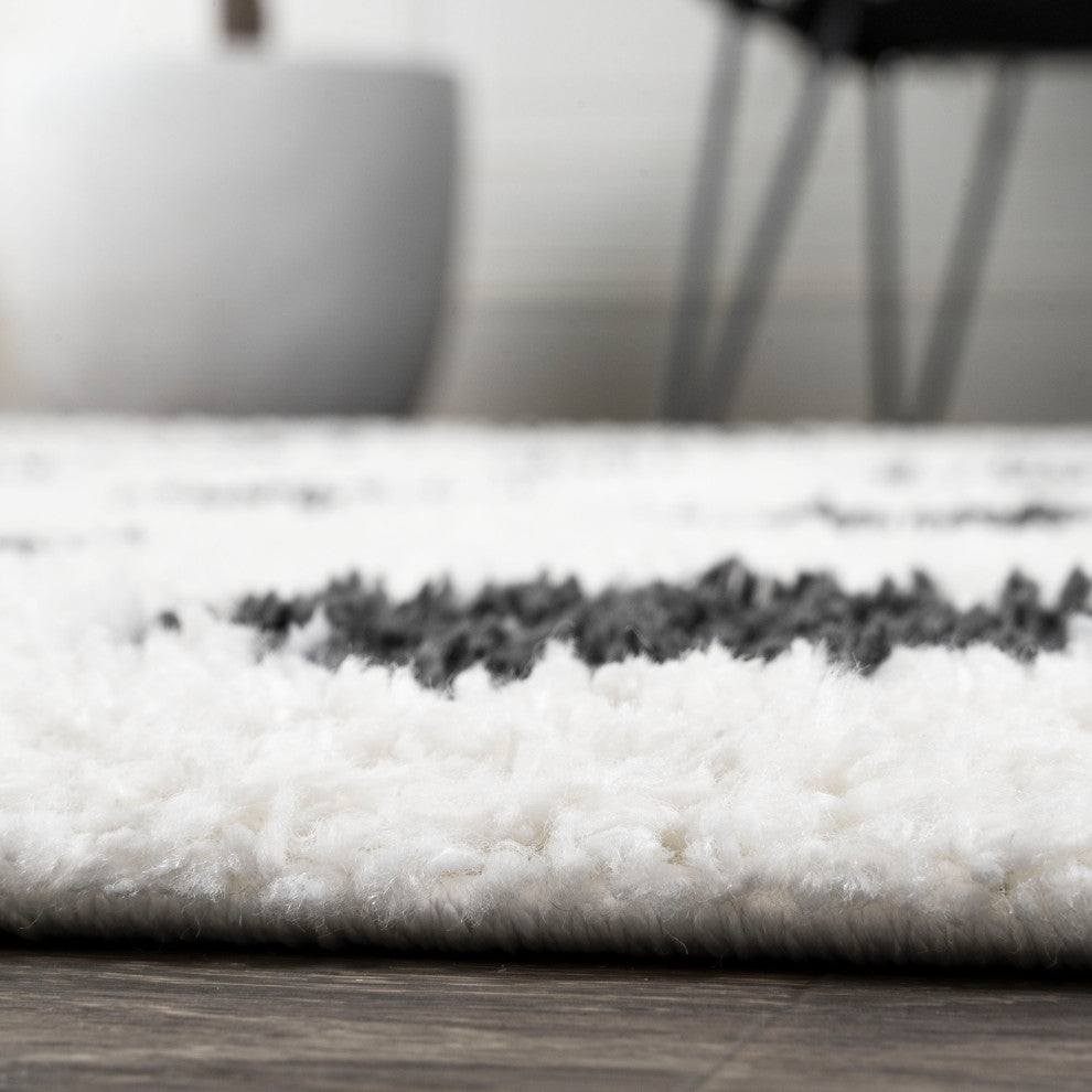 Pere Modern Charcoal Dot Shag, White/Black, 2x8