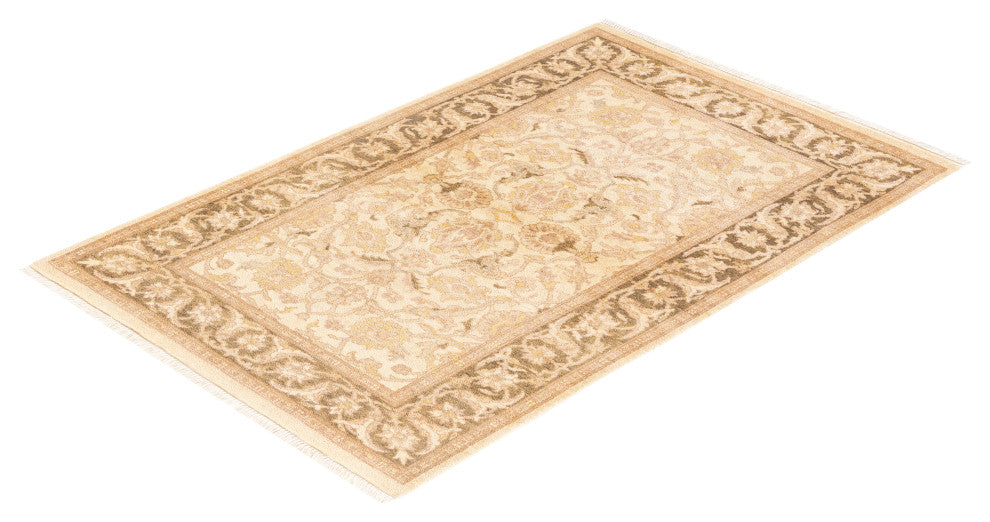 Pekanbaru One-of-a-Kind Hand-Knotted Area Rug Ivory, 3'3"x5'0"