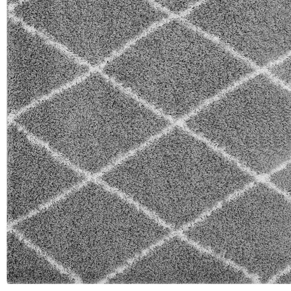 Gray and Ivory Toryn Diamond Lattice 5x8 Shag Area Rug