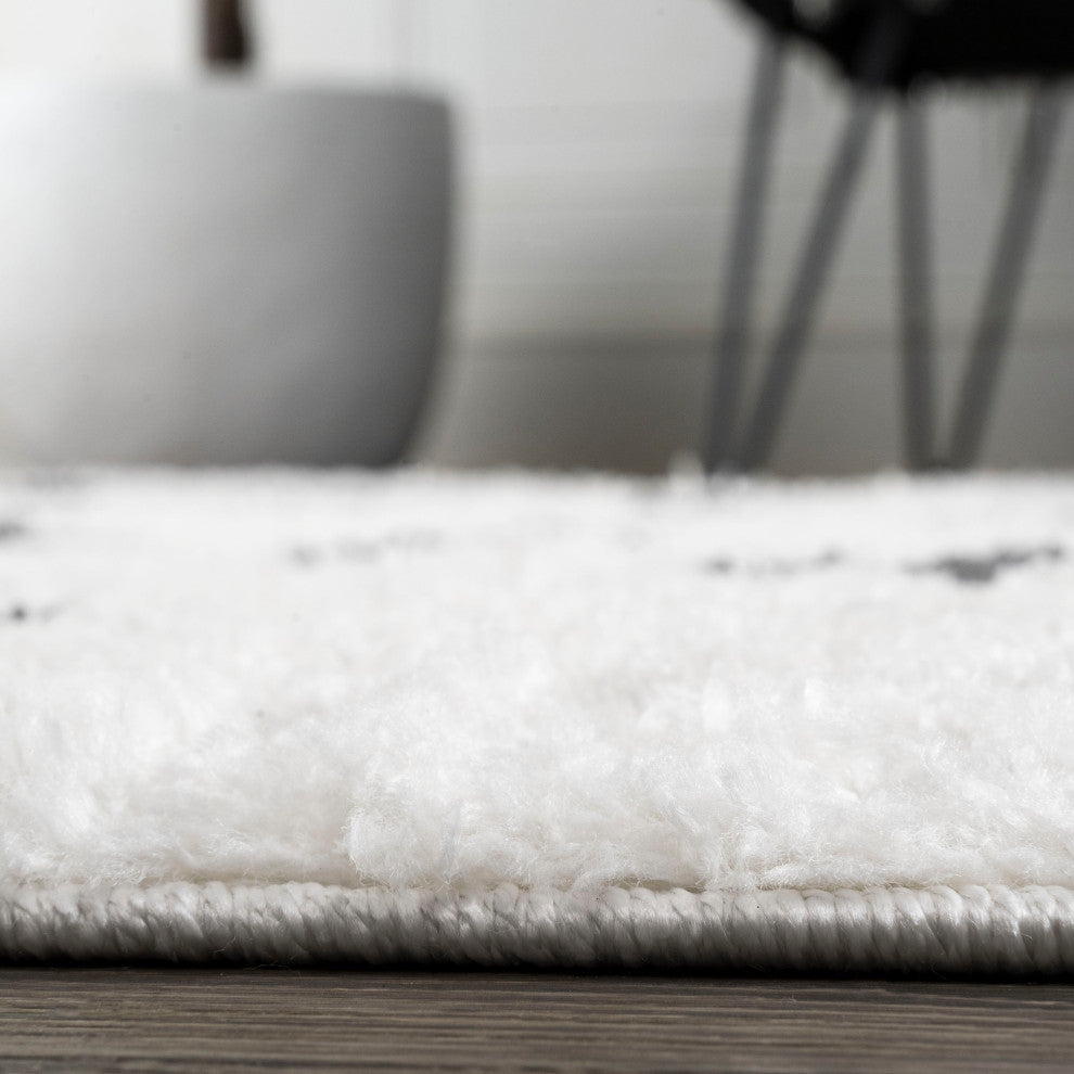 Cristo Berber Geometric Shag Rug, White/Black, 2x8