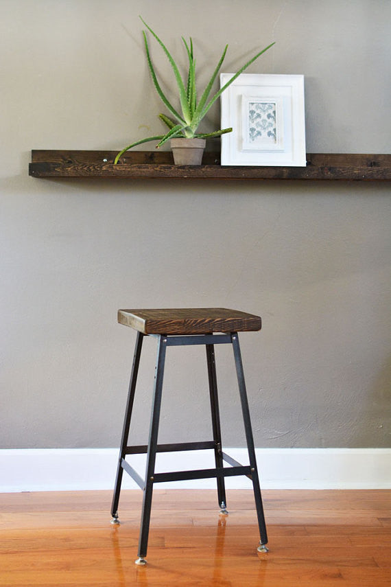 Urban Bar Stool Reclaimed Barn Wood, 18x16x16, Clear Coat