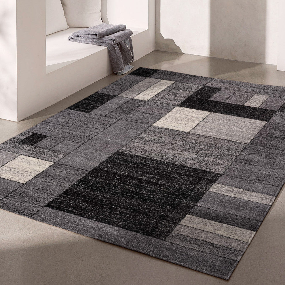 8"x11" Gray Distressed Geometric Area Rug