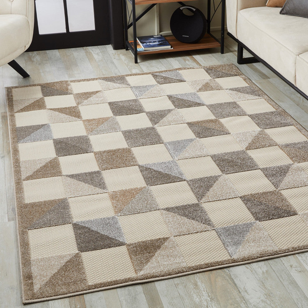 7"x9" Gray Triangle Indoor Outdoor Area Rug