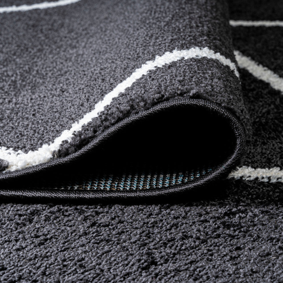 Cole Minimalist Diamond Trellis Black/White 5' Round Area Rug