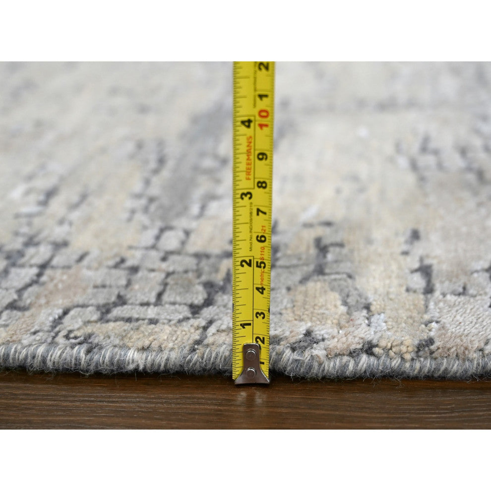 Cloud Gray Hand Knotted Abstract Design Wool and Silk Round Rug 9'10"x9'10"
