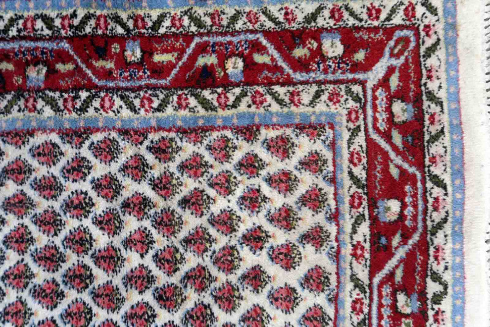 Handmade Vintage Indian Seraband Rug 3'x5.3', 94cmx162cm 1970s
