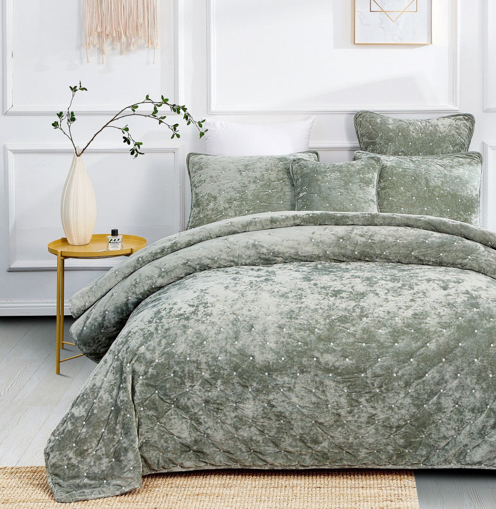 Velvet Dreams Light Green Plush Diamond Tufted Bedspread, 26x26