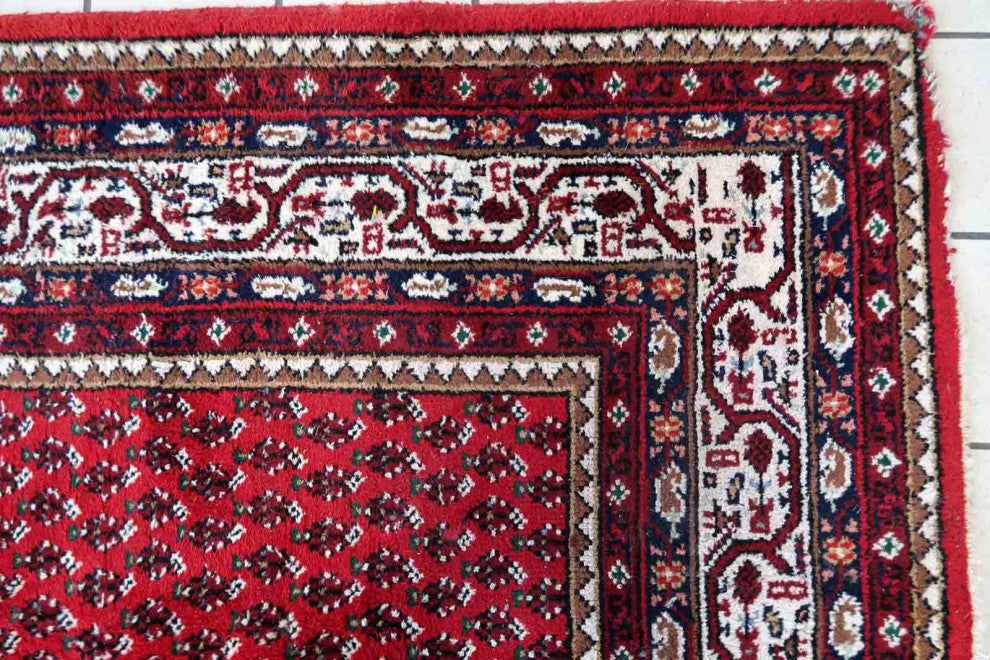 Handmade Vintage Indian Seraband Rug 5.7'x7.8', 174cmx240cm 1970s