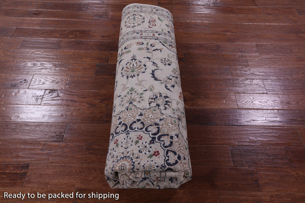 8' Square Wool and Silk Persian Nain Handmade Rug Q9303