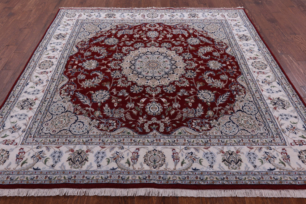 8' Square Wool & Silk Handmade Persian Nain Rug - Q9322