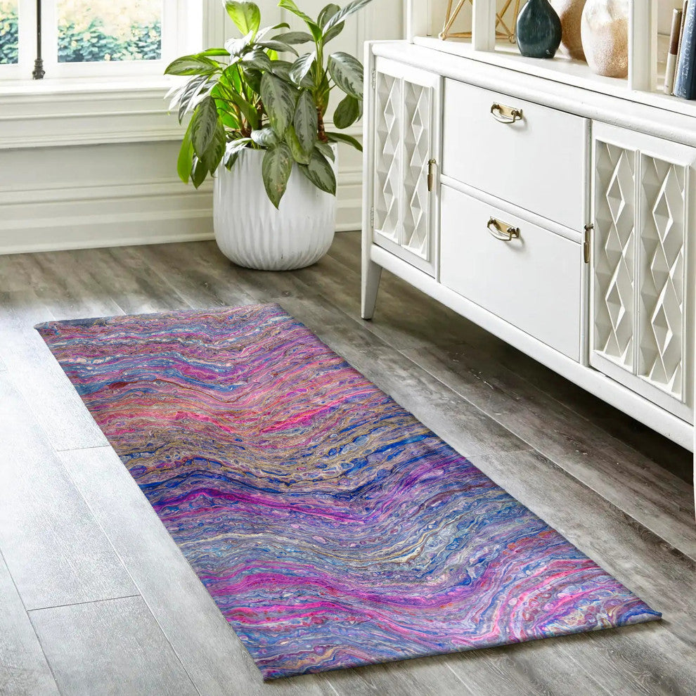 Kikiamo KK3 Passion 2'3" x 7'6" Runner Rug