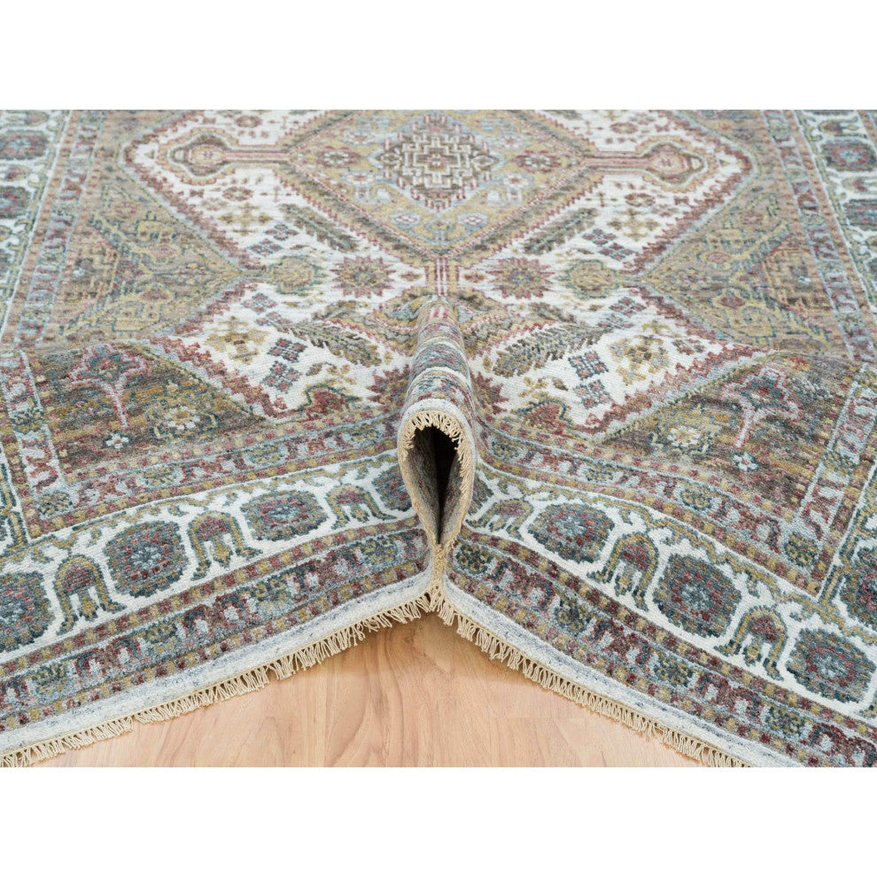 Ivory Shiraz Rosettes Flower Border Hand Knotted Wool Oriental Rug, 6'1"x9'