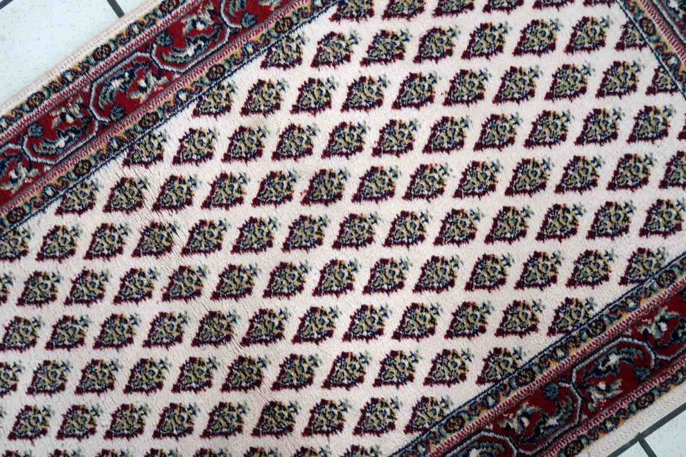 Vintage Italian Seraband Style Rug 2.2'x4.5', 68cmx140cm 1970s