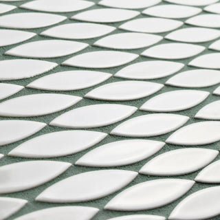 Pescado Glossy Ceramic Mosaic Floor and Wall Tile, Glossy Blanco