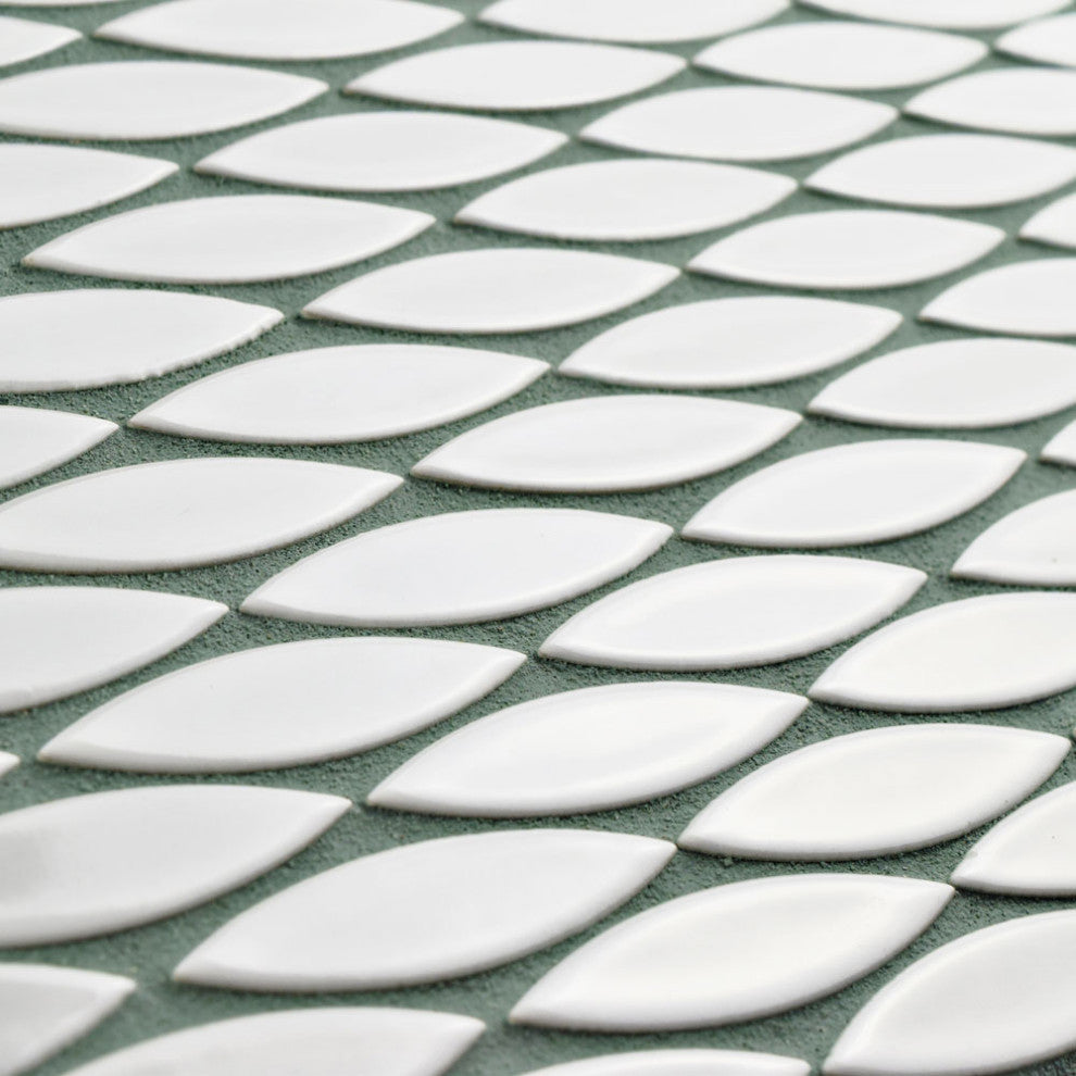 Pescado Glossy Ceramic Mosaic Floor and Wall Tile, Glossy Blanco