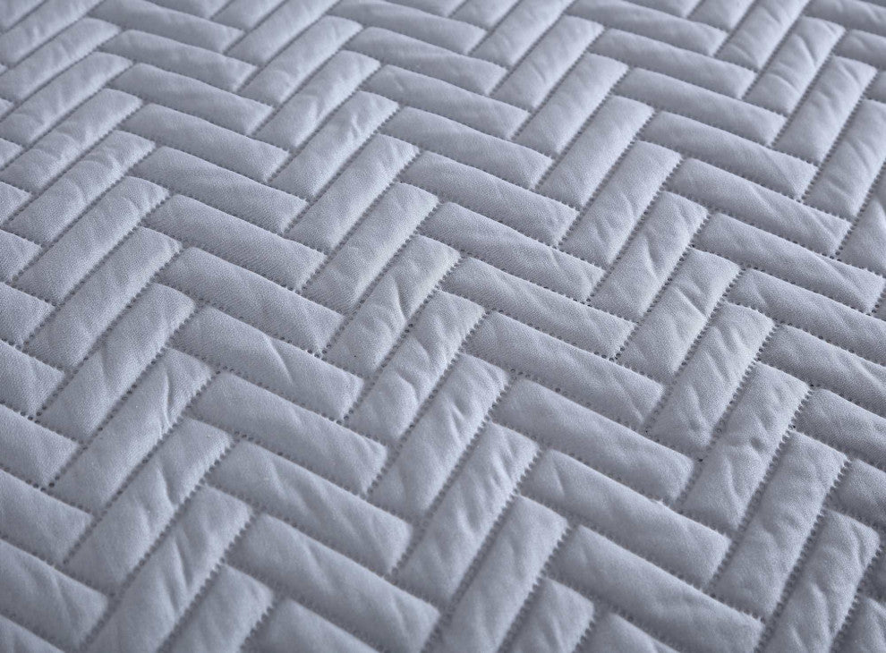The Nesting Company Birch 3 Piece Quilt and Pillow Sham Set - Queen - Gray