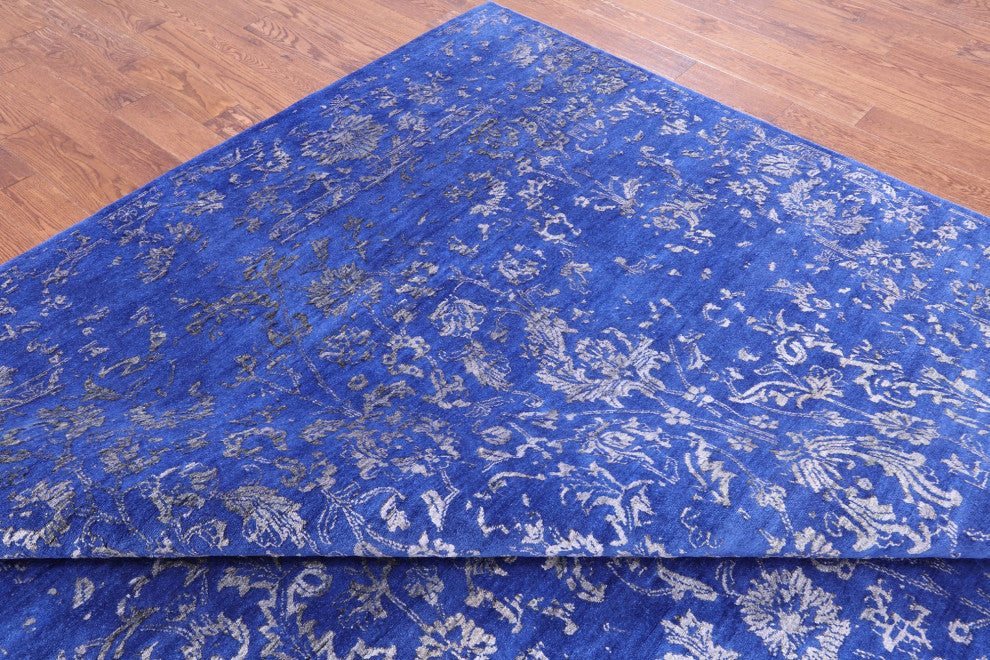 9' 0" X 12' 0" Persian Wool and Silk Hand-Knotted Rug Q11770