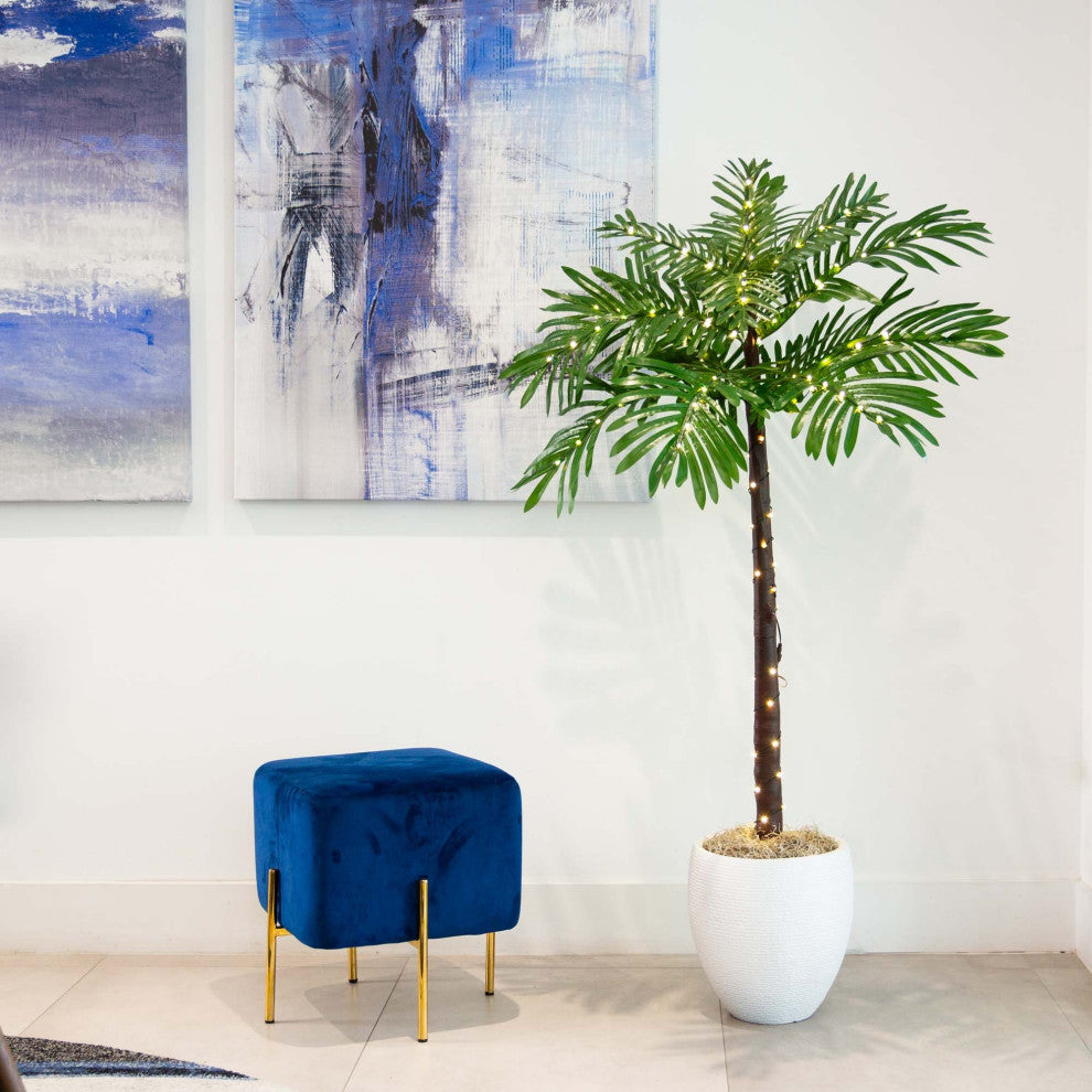 Lifestyle image showing the tree in an interior setting.