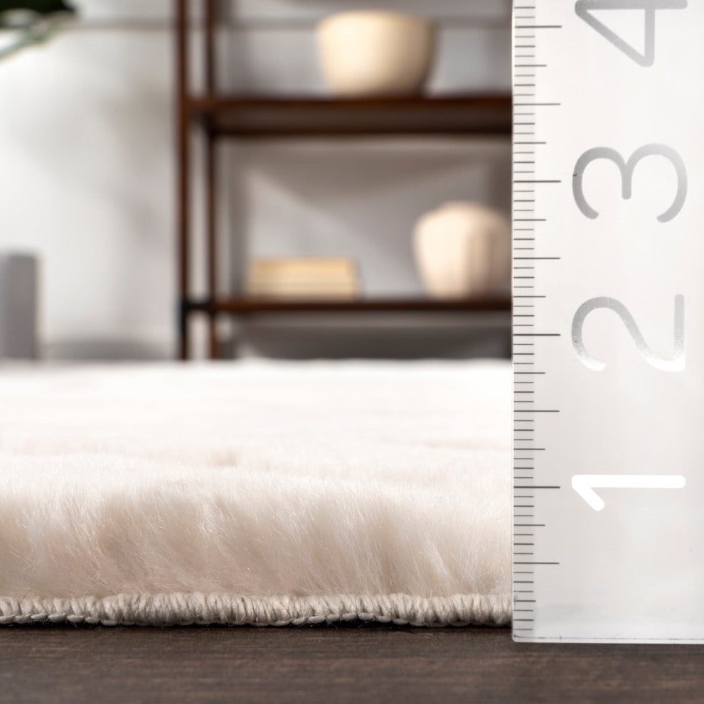 Nuloom Chevron Faux Rabbit Washable Rug, Off White 2' 6" x 8'