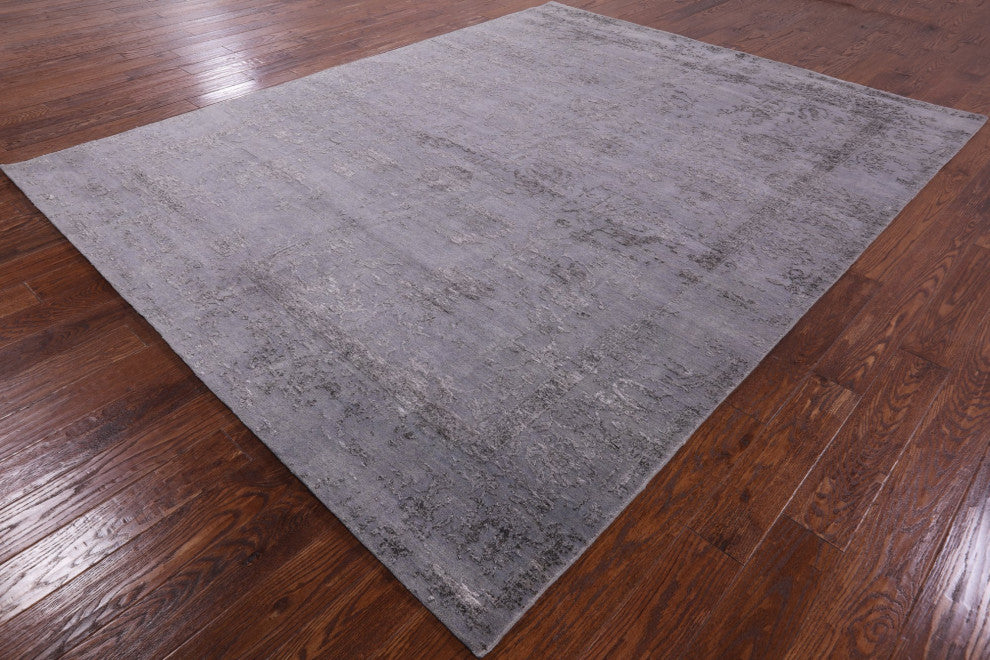 8' 0" X 10' 1" Persian Wool and Silk Hand-Knotted Rug Q6208