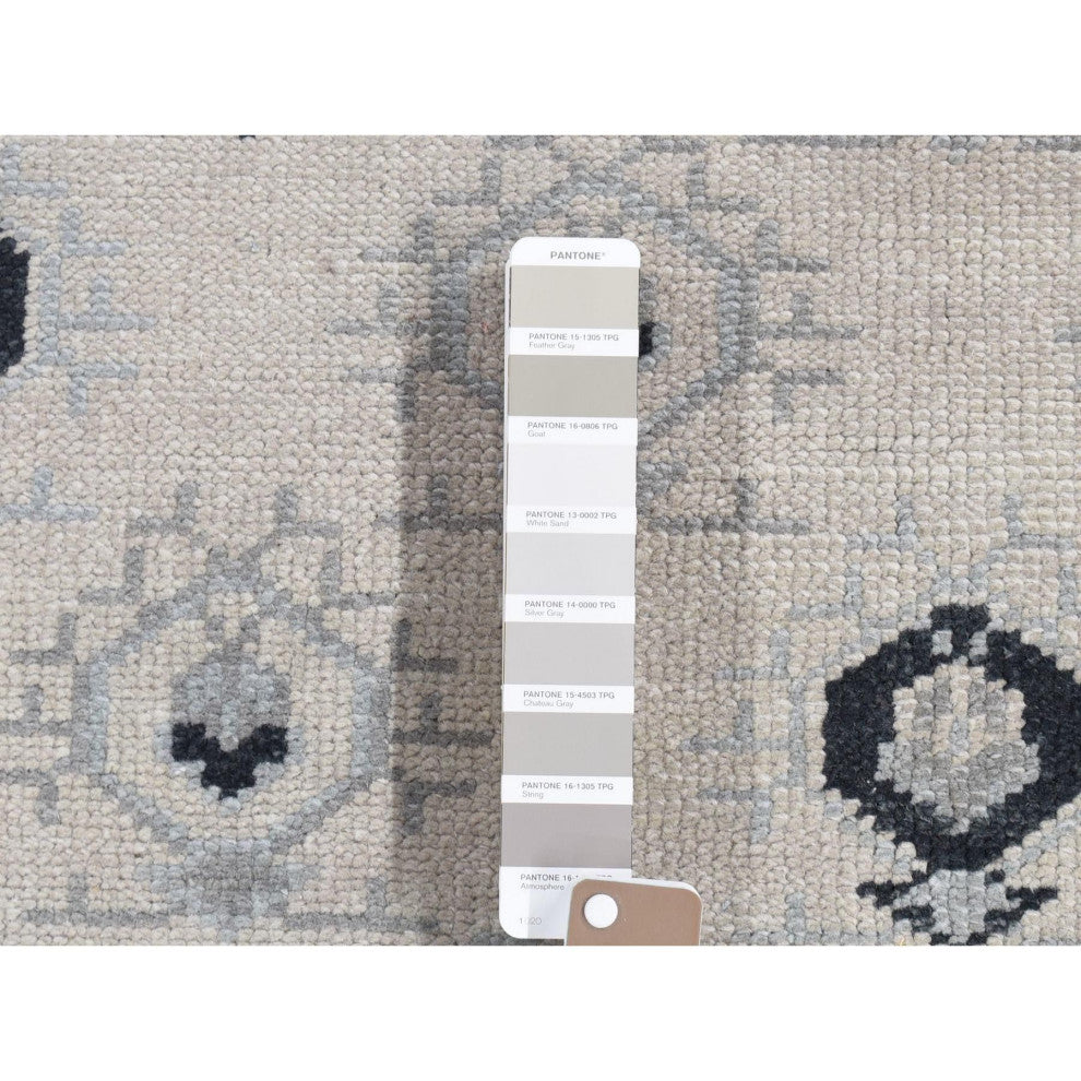 Cream Small Intricate Repetitive Design Pure Wool Hand Knotted Rug, 6'0"x9'0"