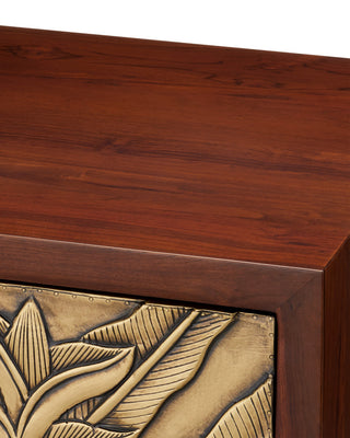 Close-up of wood/top edge detail