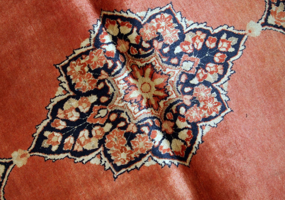 Handmade antique Persian Sarouk rug 3.5' x 5.3' (106cm x 161cm) 1920s