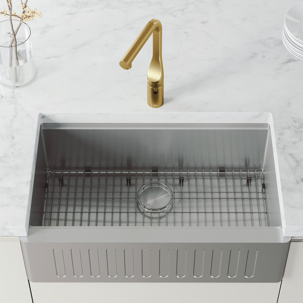 VIGO Jewel 15" H Touchless Pull-Out Sprayer Kitchen Faucet, Matte Brushed Gold