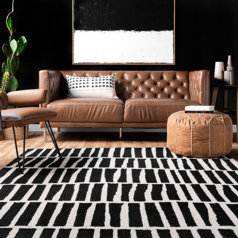 Nuloom Irregular Parallel Bars Area Rug, Black 4'x6'