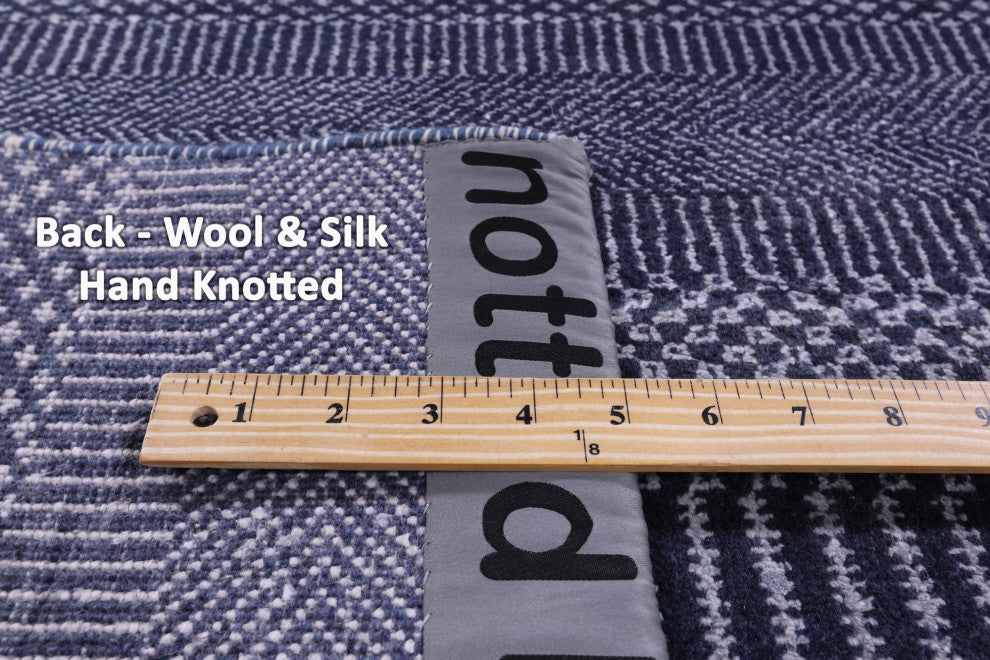 5' 1" X 7' 2" Savannah Grass Hand Knotted Wool and Silk Rug Q11498