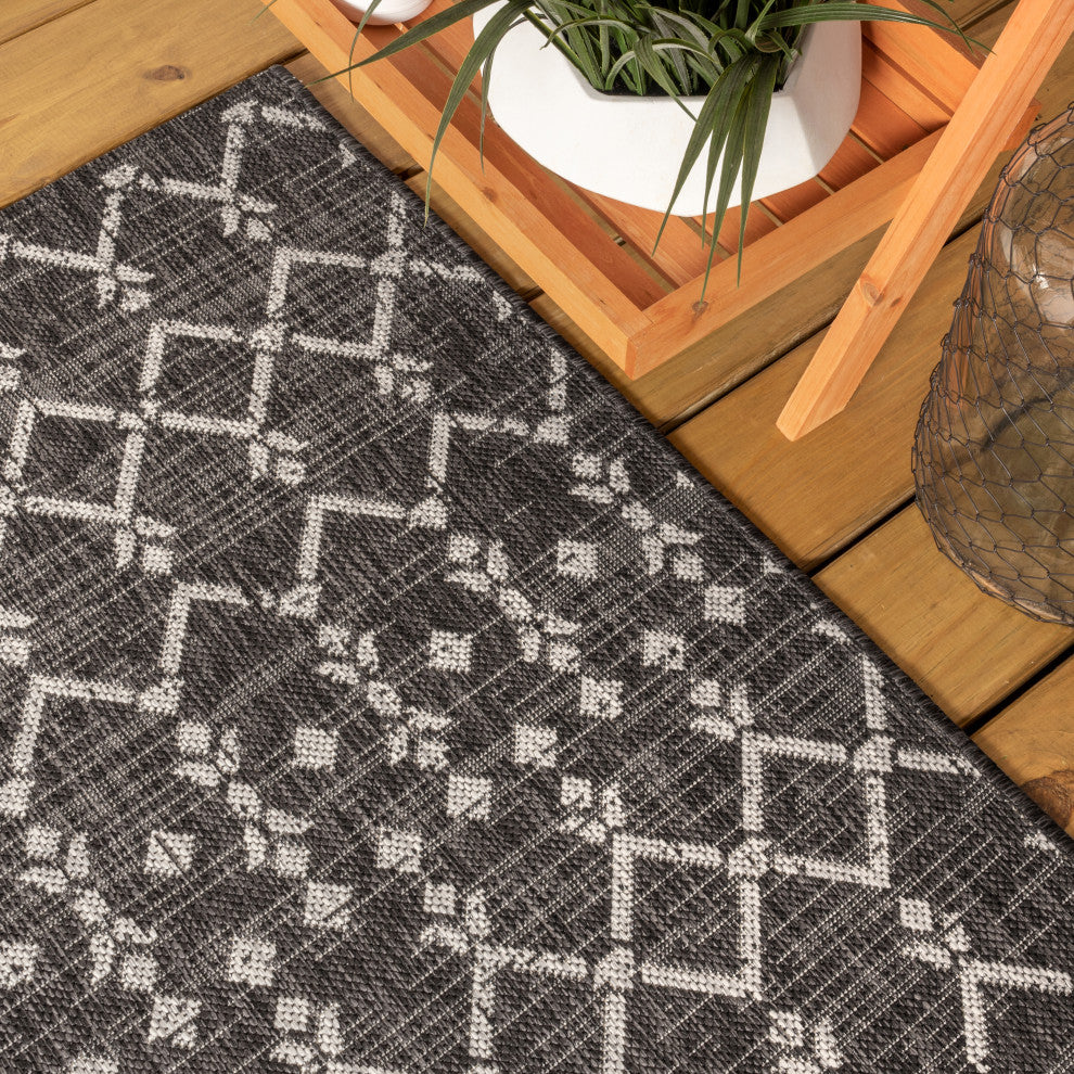 Ourika Moroccan Geometric Indoor/Outdoor Rug, Black/Gray, 5' Square