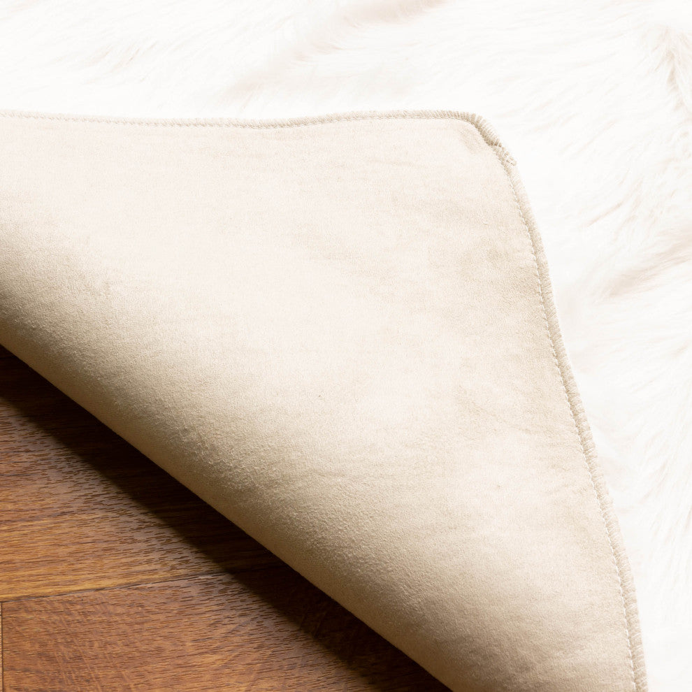 Plush and Soft Faux Sheepskin Fur Shag Area Rug, White, 4' X 6'