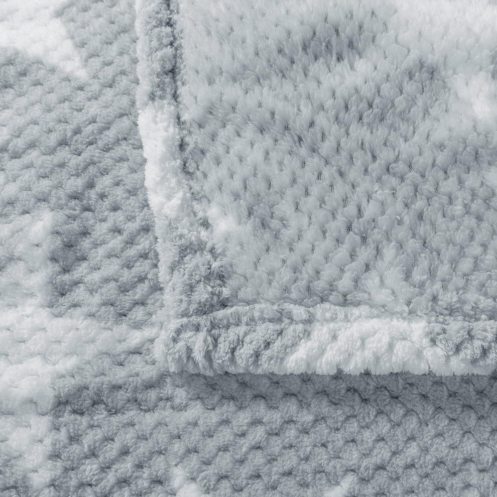Star Flannel Travel Throw, Silver, 50" X 70"