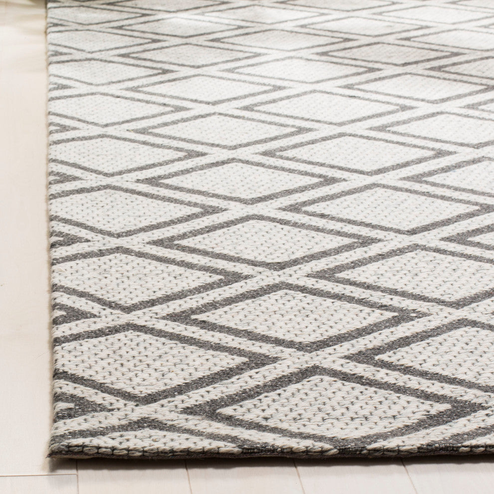 Safavieh Micro-Loop Collection MLP514 Rug, Silver/Dark Grey, 5' X 8'