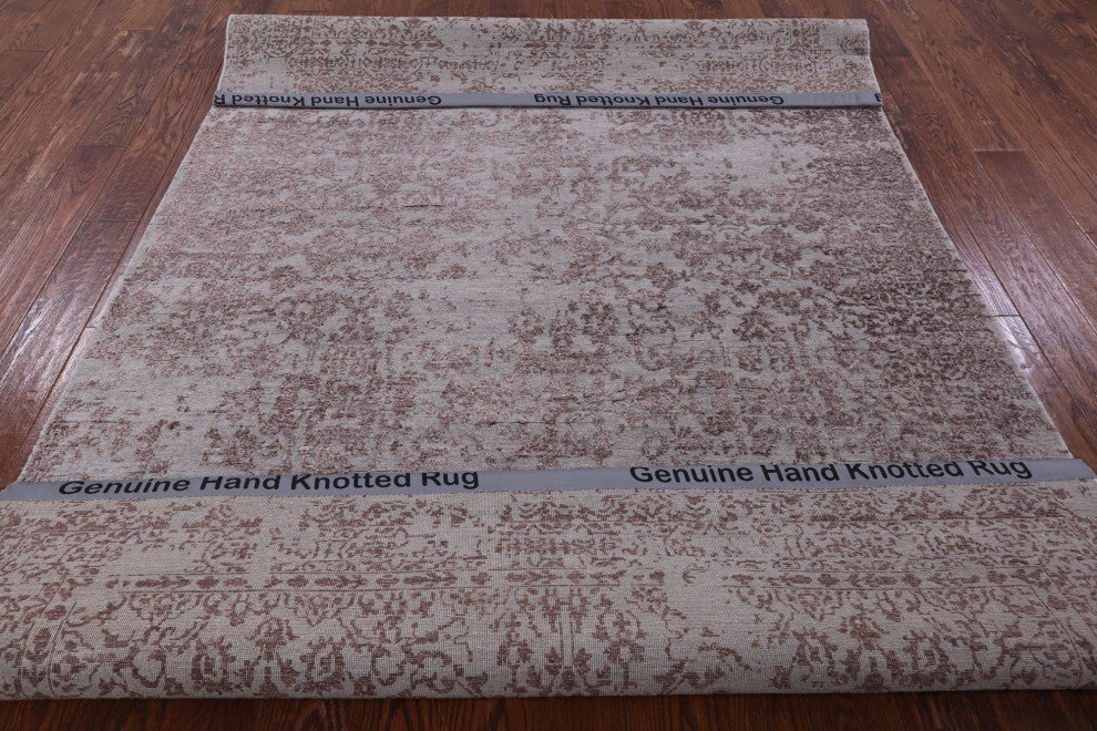 Hand Knotted Persian Wool and Silk Rug 6' 0" X 9' 2" Q7111