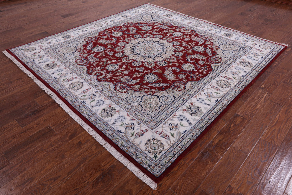 8' Square Wool & Silk Handmade Persian Nain Rug - Q9322