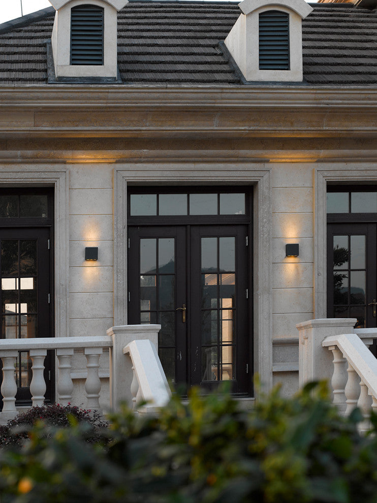 Thames LED Outdoor Wall Sconce, Charcoal