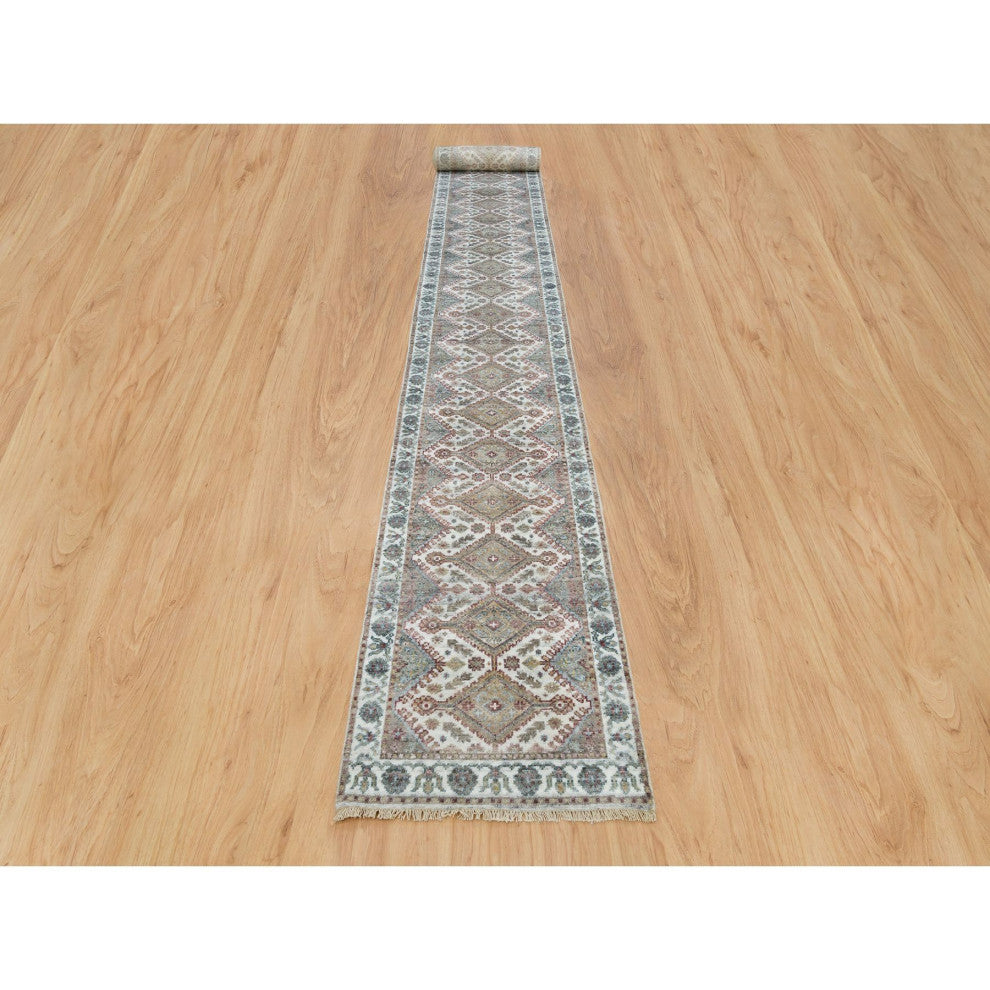 Vista White Hand Knotted Unique Flower Rosettes Border XL Runner Rug 2'7"x21'9"