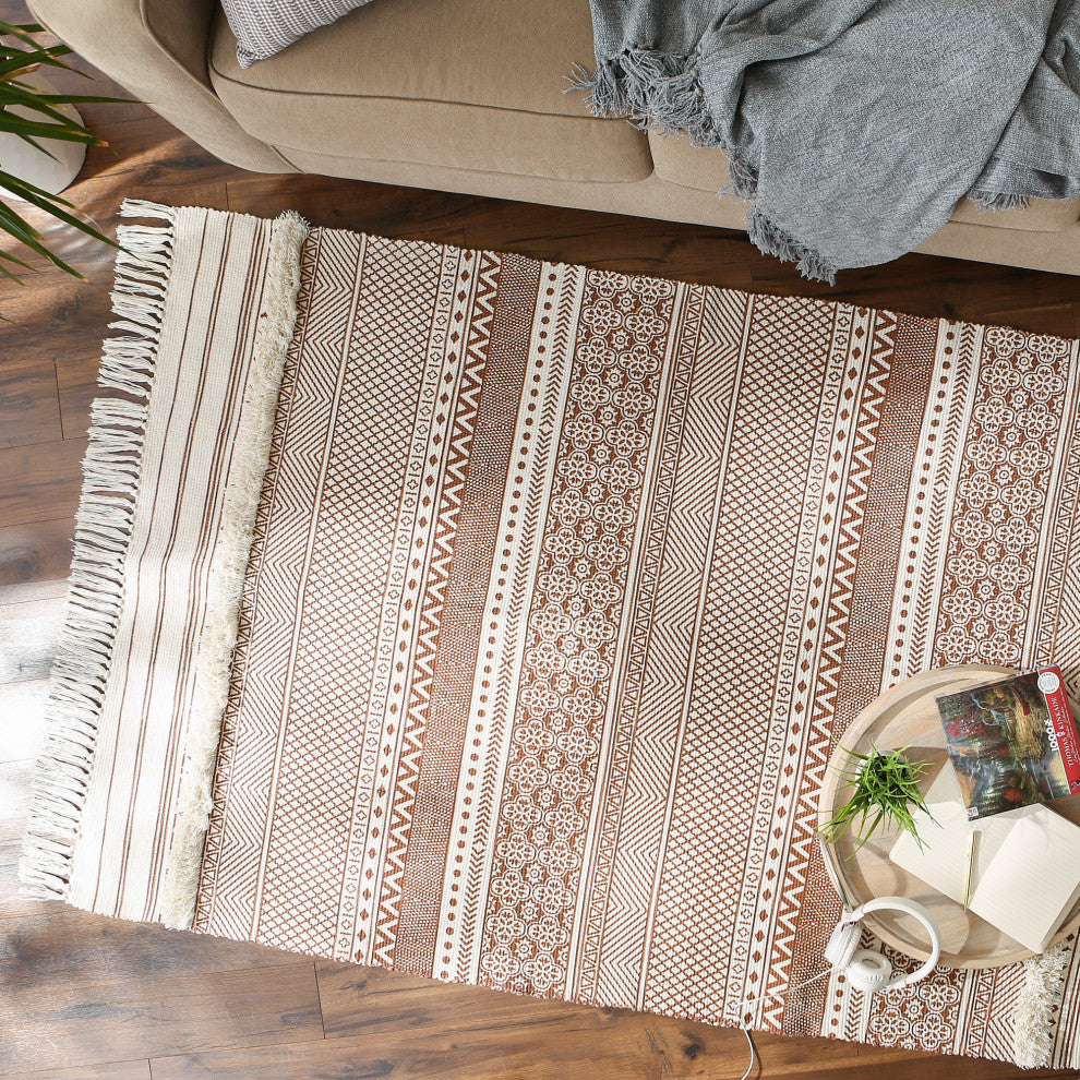 Cinnamon Printed Off-White Hand-Loomed Shag Rug 4x6 ft.