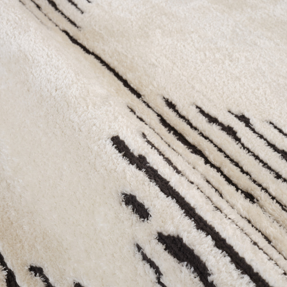 Monotone Moroccan White Power-Loom Area Rug 5' x 7'6"