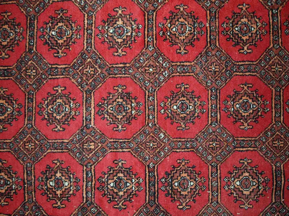 Handmade Vintage Uzbek Bukhara Rug, 3.9'x5.8', 121cm x177cm 1960s