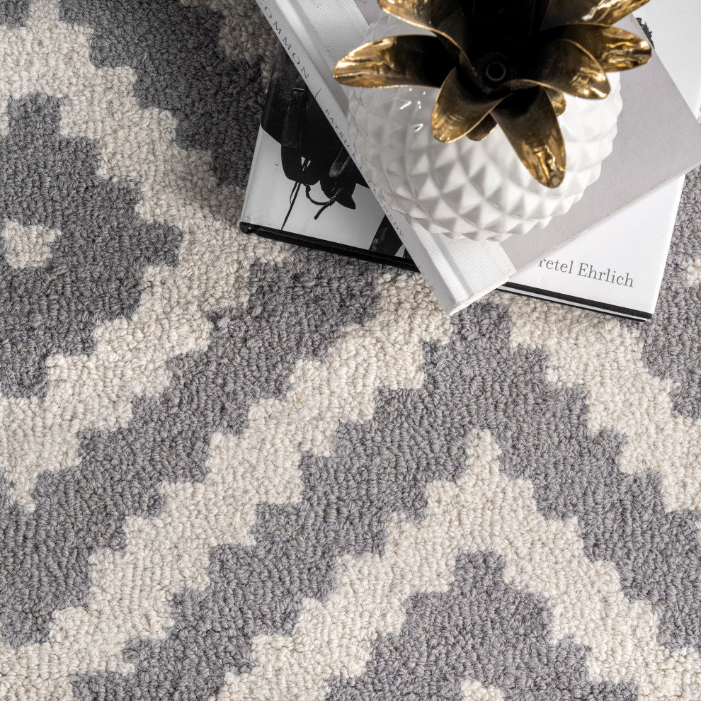 Nuloom Hand-Tufted Geometric Tuscan Rug, Grey 7'6"x9'6"