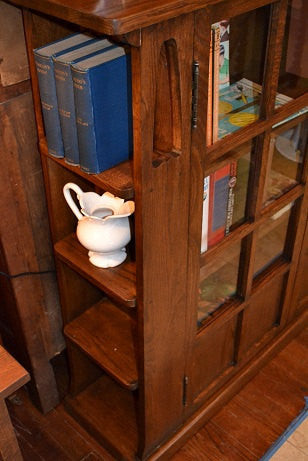 Crafters and Weavers Mission Solid Oak Double-Door Bookcase With Side Shelves