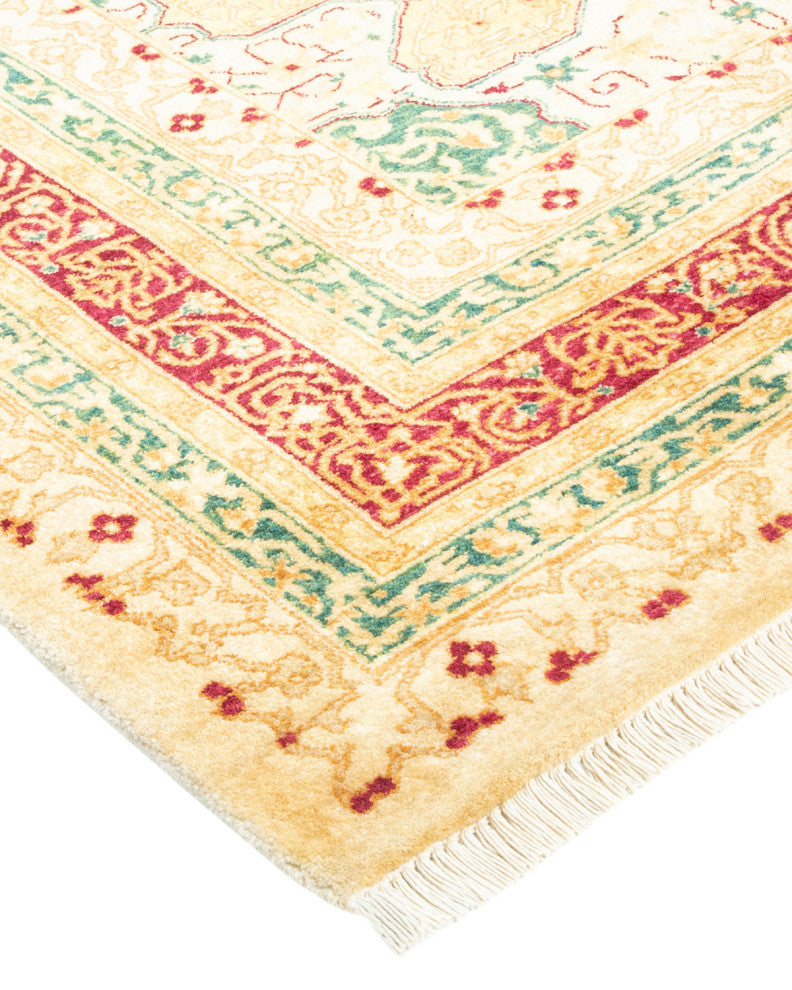 Madison, One-of-a-Kind Hand-Knotted Area Rug Ivory, 6'2"x8'10"