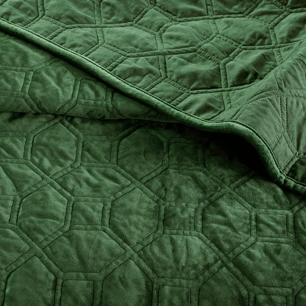 Madison Park Harper 3 Piece Velvet Quilt Set, Green