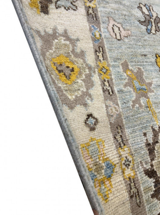 Fine Hand Knotted Persian Sultanabad Rug 5'9"x9'8"