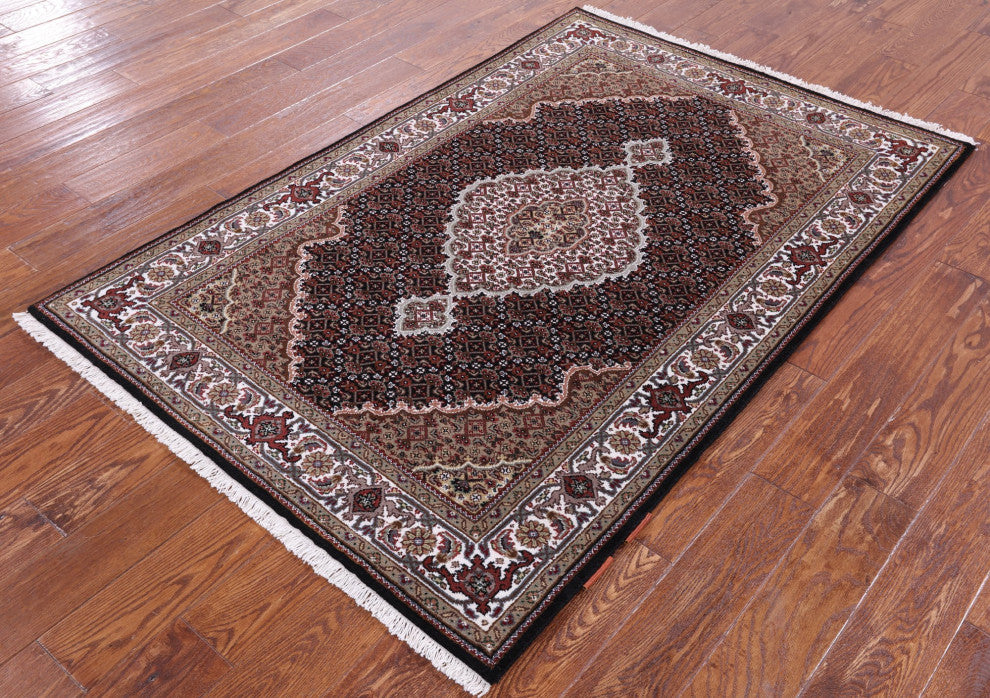 Persian Tabriz Wool and Silk Handmade Rug 4' 0" X 6' 1" Q8935