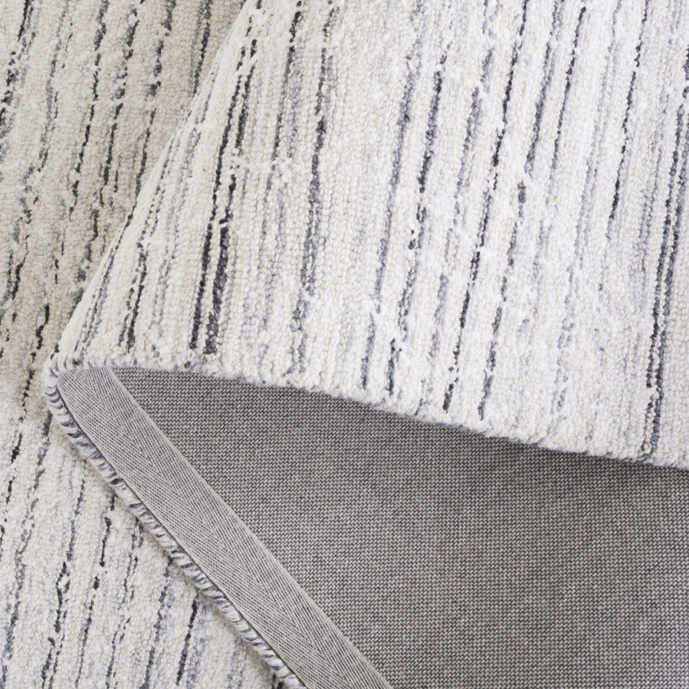 Safavieh Couture Ebony Collection EBN135 Rug, Grey/Ivory, 6' Round